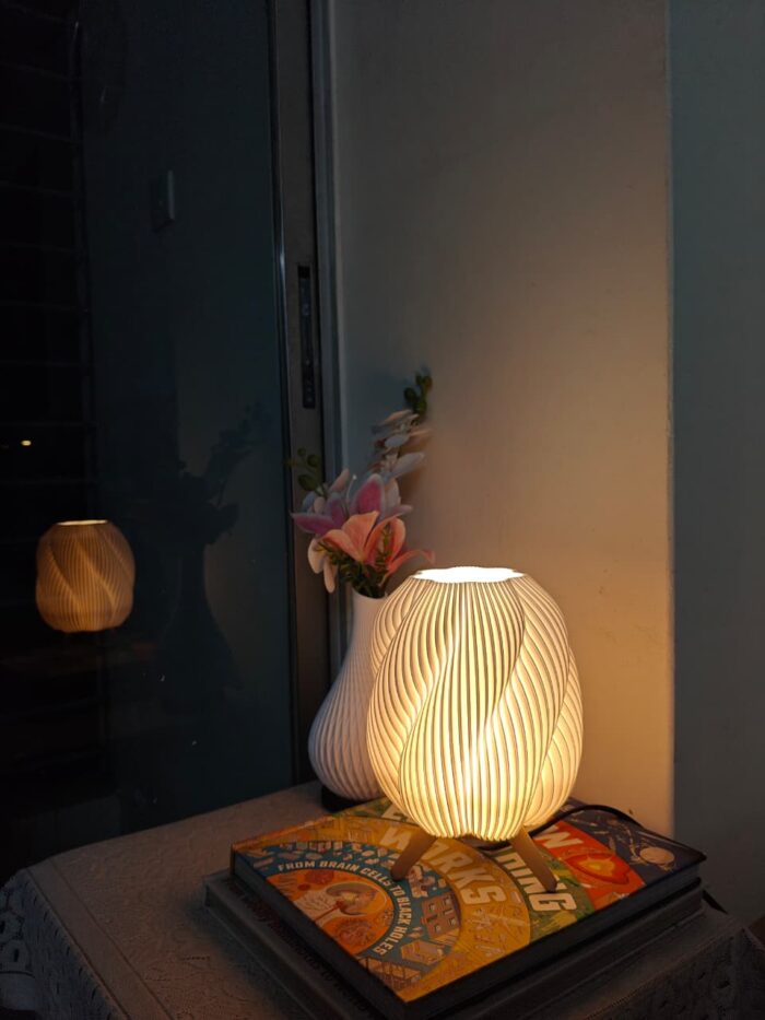 Swirl Lamp - Image 2