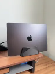 Laptop stand